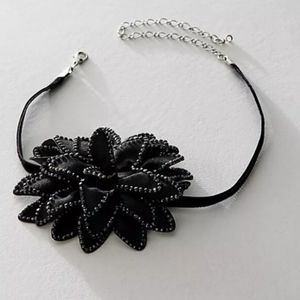 NWT Free People From Dusk Till Dawn Black Flower Choker Necklace